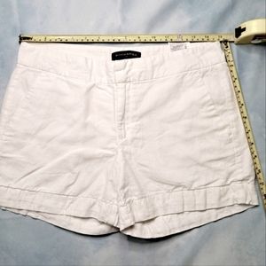 Banana Republic women's White Linen Shorts size 4. EUC